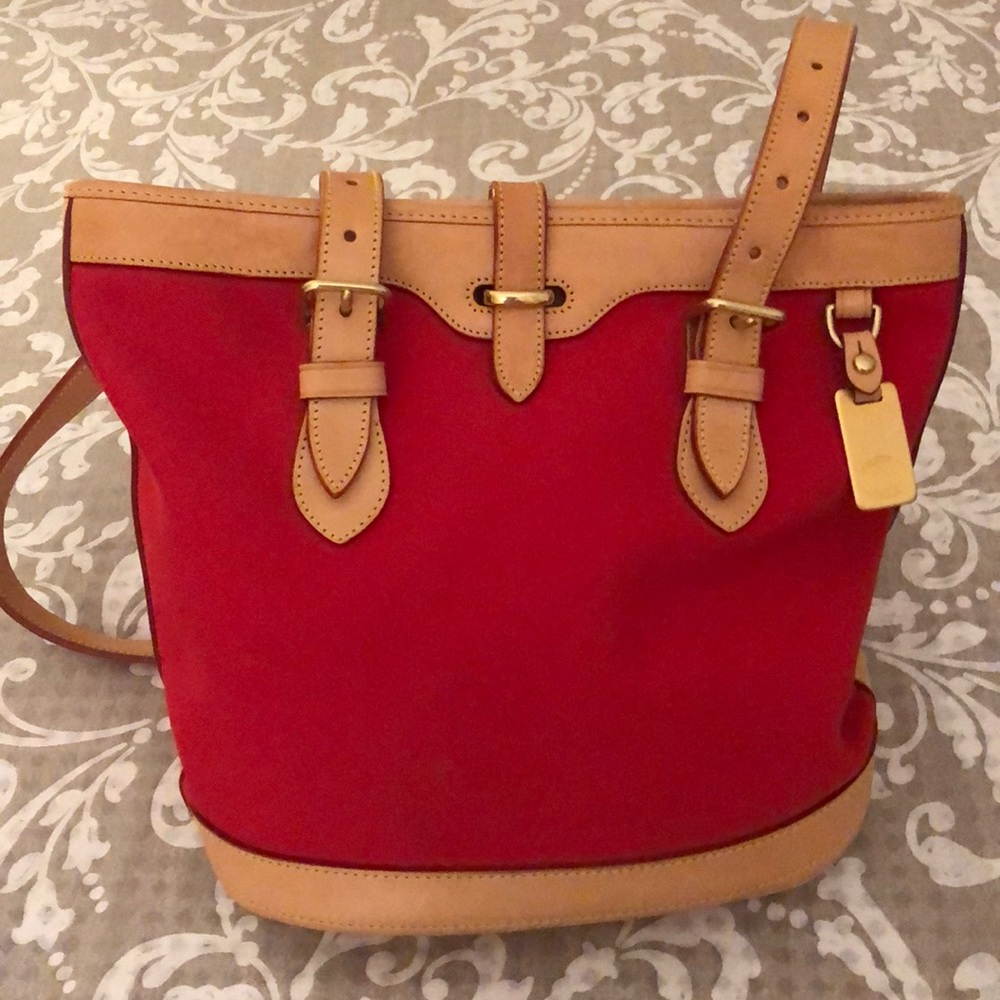 Authentic BEAUTIFUL red Dooney & Bourke handbag